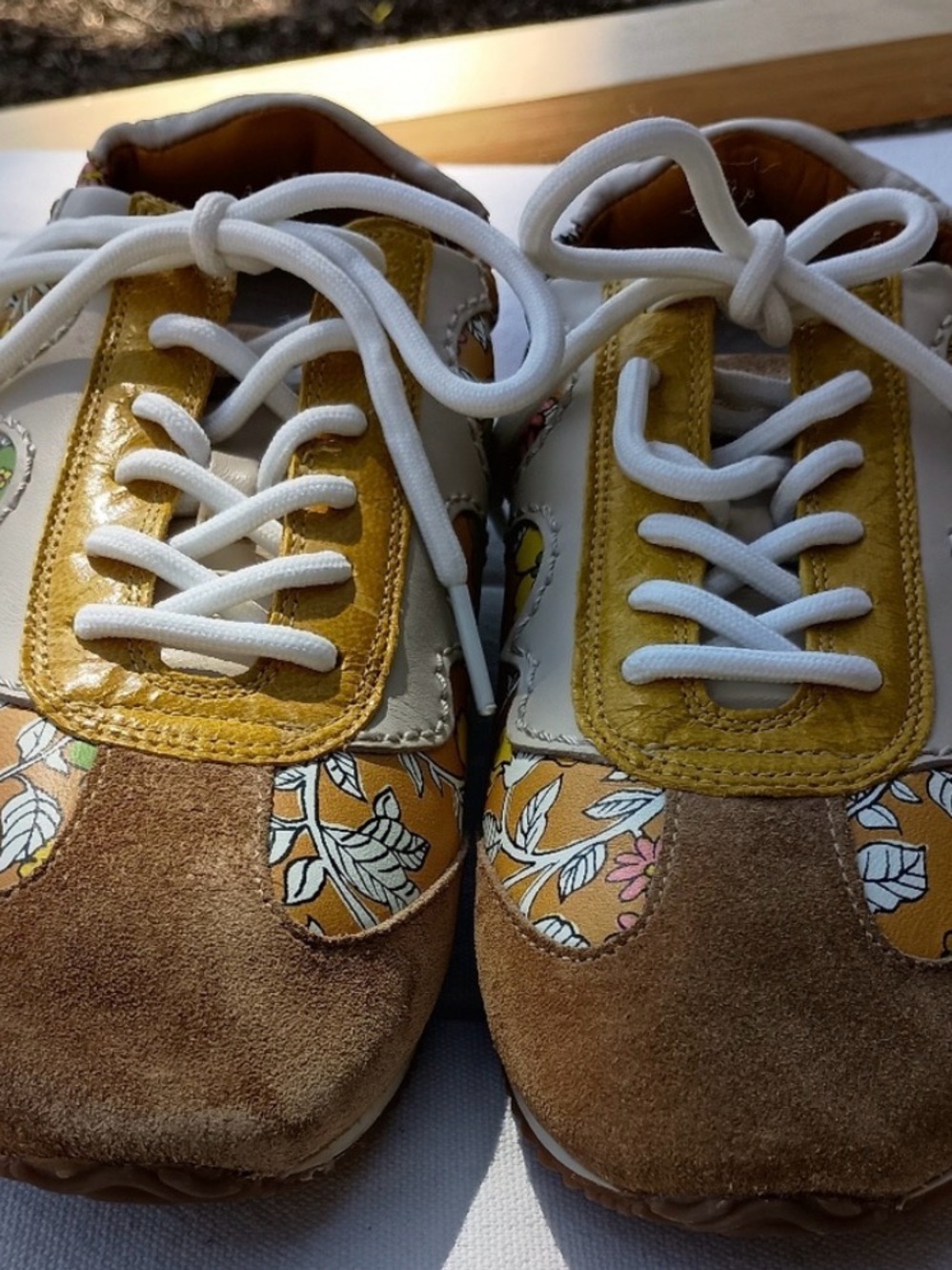 Tory Burch Serif Trainer Sneaker in Rust Wallpaper Floral - Picture 2 of 7
